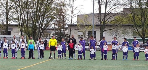 E-Juniorinnen dürfen "Einlaufen" ?⚽️
