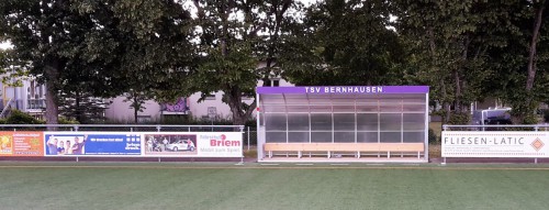 Kunstrasen und Stadion