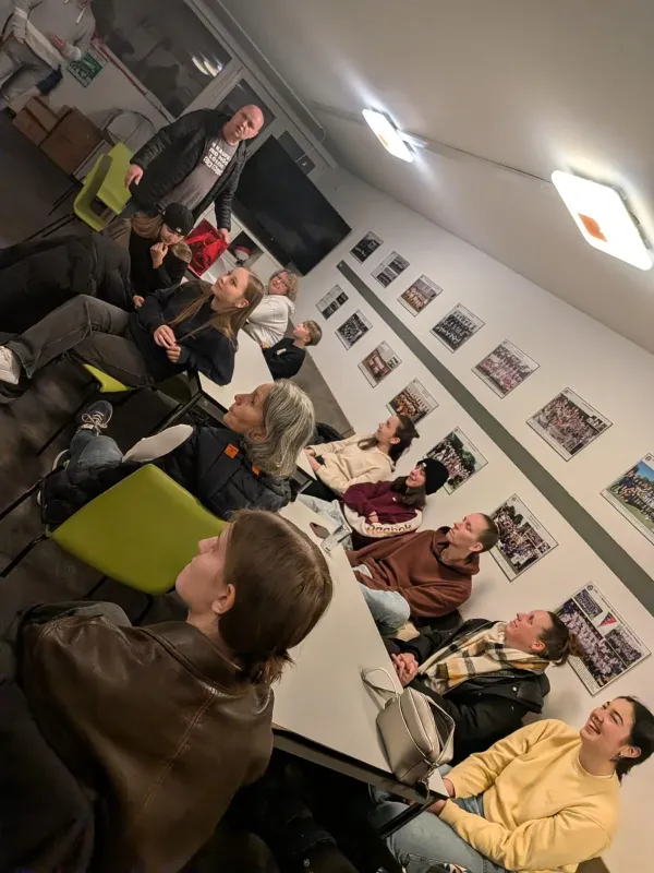 Jahresauftakt der Frauen mit veränderten Spielgerät und anschließendem Teamabend