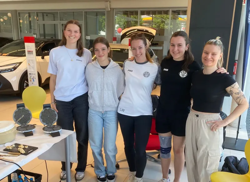 SGM-Mädels unterstützen Toyota und Toyota unterstützt die SGM-Mädels