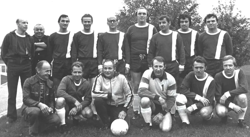Ein Blick 50 Jahre zurück: AH-Mannschaft 1976 vor Spiel gegen FSV Bühl
