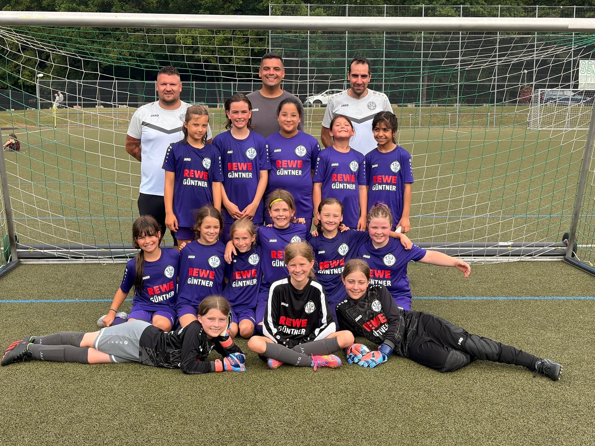 💜 Heißer Saisonabschluss in Zuffenhausen: E2-Juniorinnen trotzen der Hitze