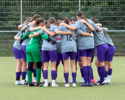 (Bw) Platz eisig / Spiel muss verlegt werden