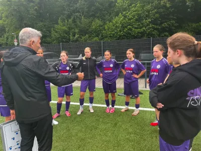 (Cw) 💜 C Mädels bitten um Fanunterstützung im Meisterspiel